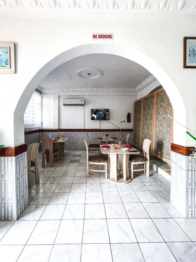 Hill View Hotel Mccarthy Hills Botianaw ภายนอก รูปภาพ