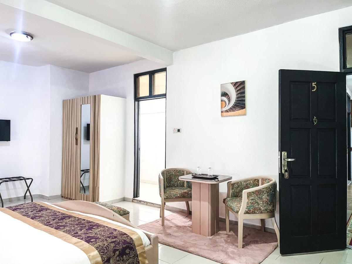 Hill View Hotel Mccarthy Hills Botianaw ภายนอก รูปภาพ