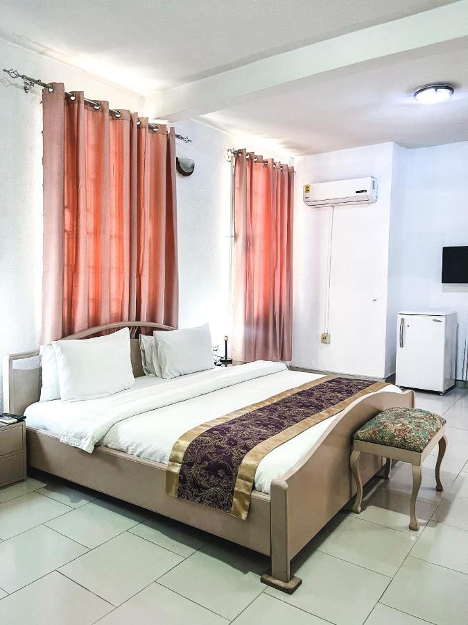 Hill View Hotel Mccarthy Hills Botianaw ภายนอก รูปภาพ
