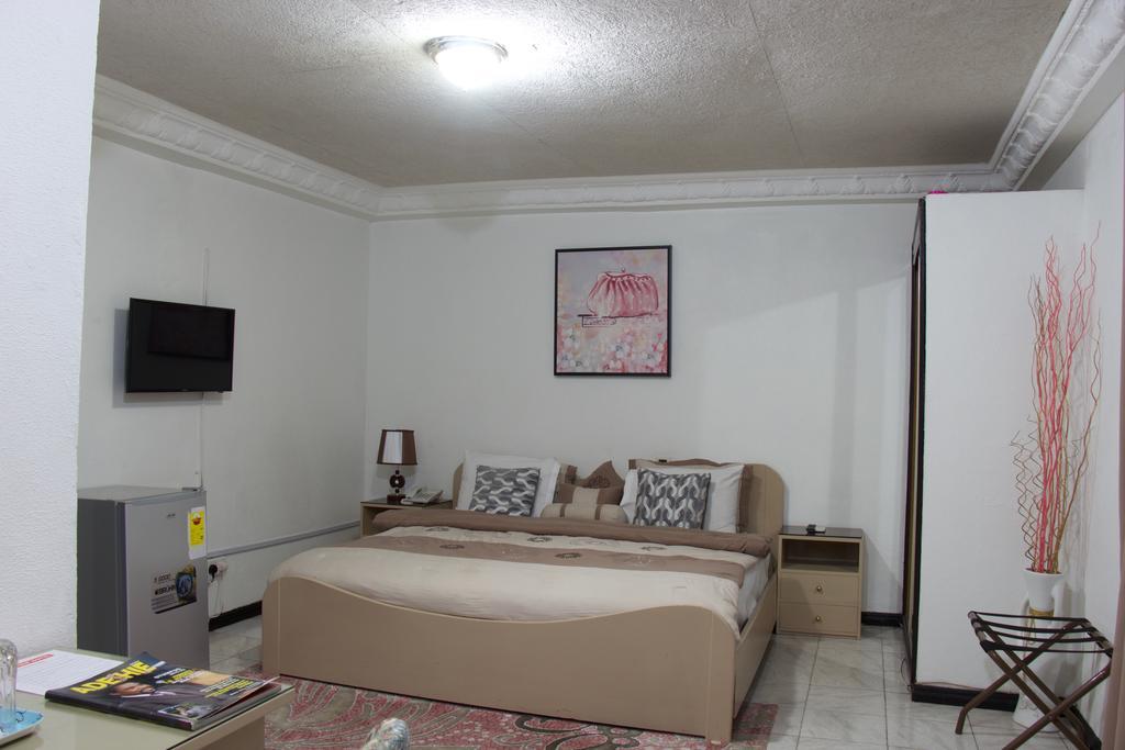 Hill View Hotel Mccarthy Hills Botianaw ภายนอก รูปภาพ