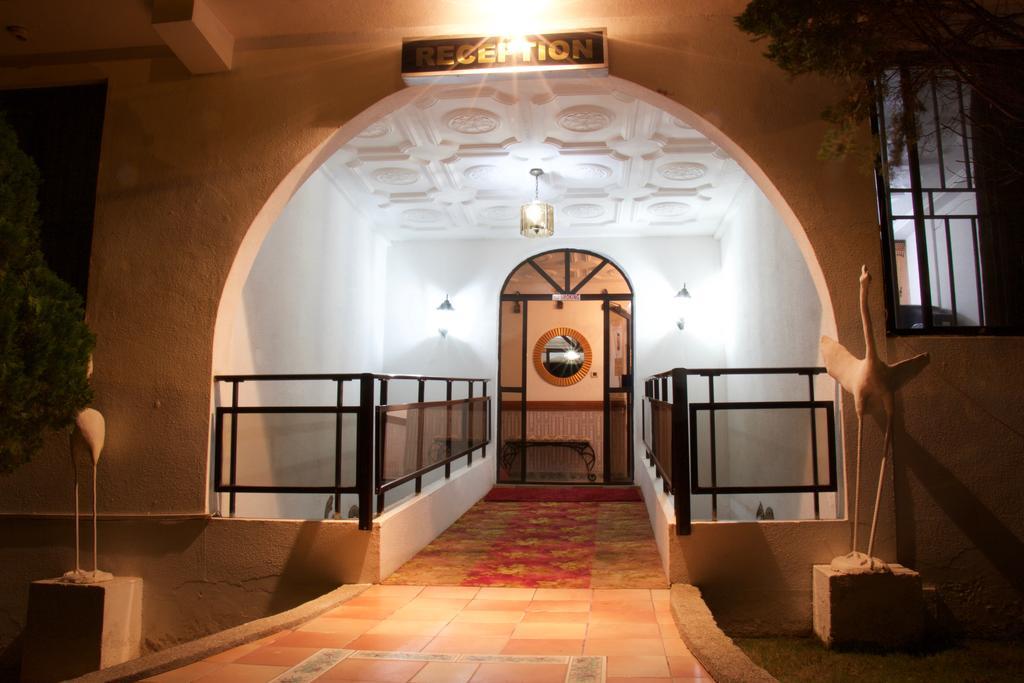 Hill View Hotel Mccarthy Hills Botianaw ภายนอก รูปภาพ