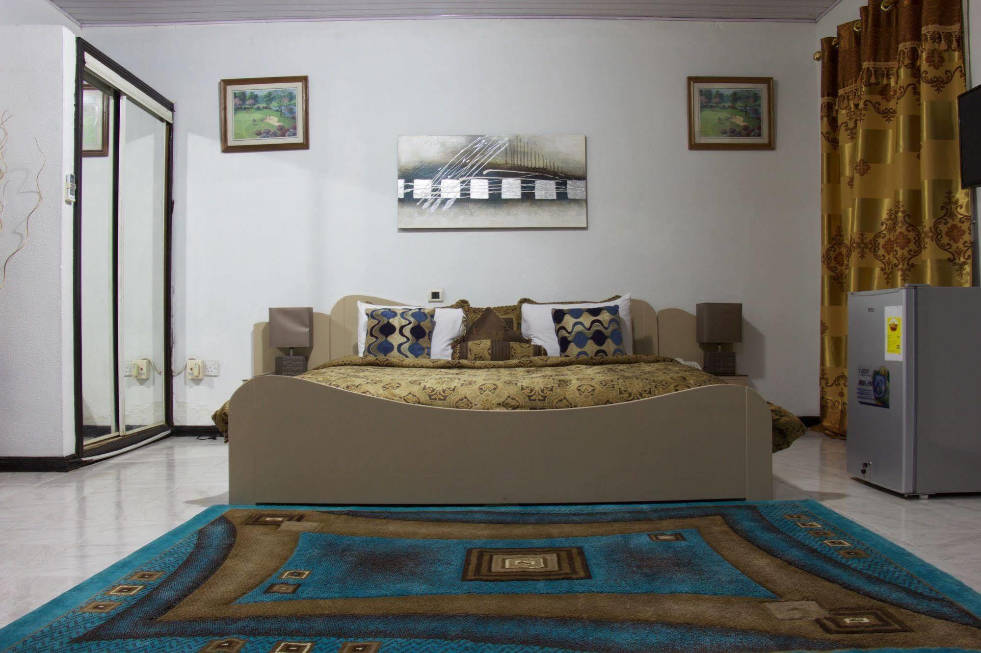 Hill View Hotel Mccarthy Hills Botianaw ภายนอก รูปภาพ