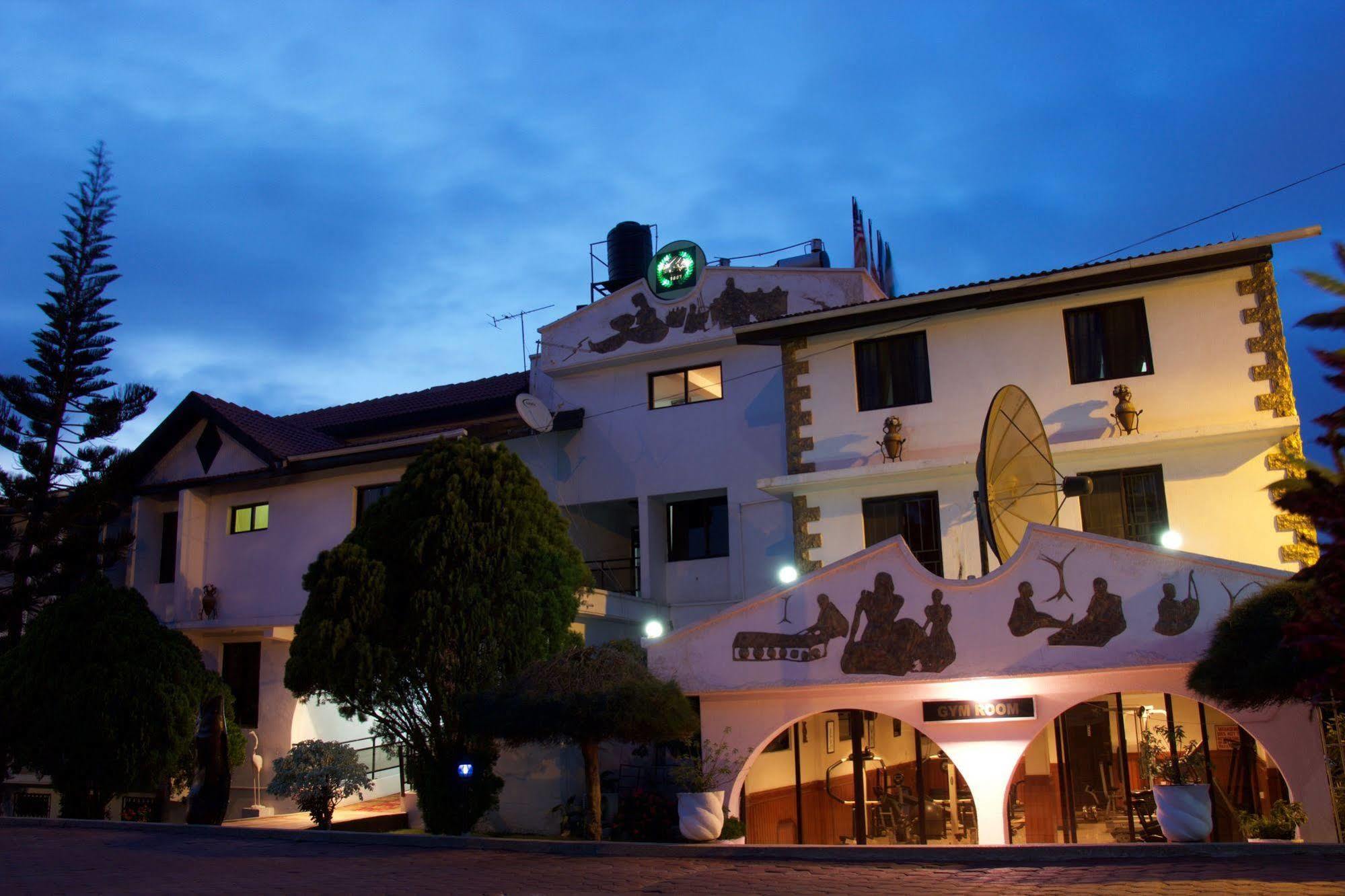 Hill View Hotel Mccarthy Hills Botianaw ภายนอก รูปภาพ