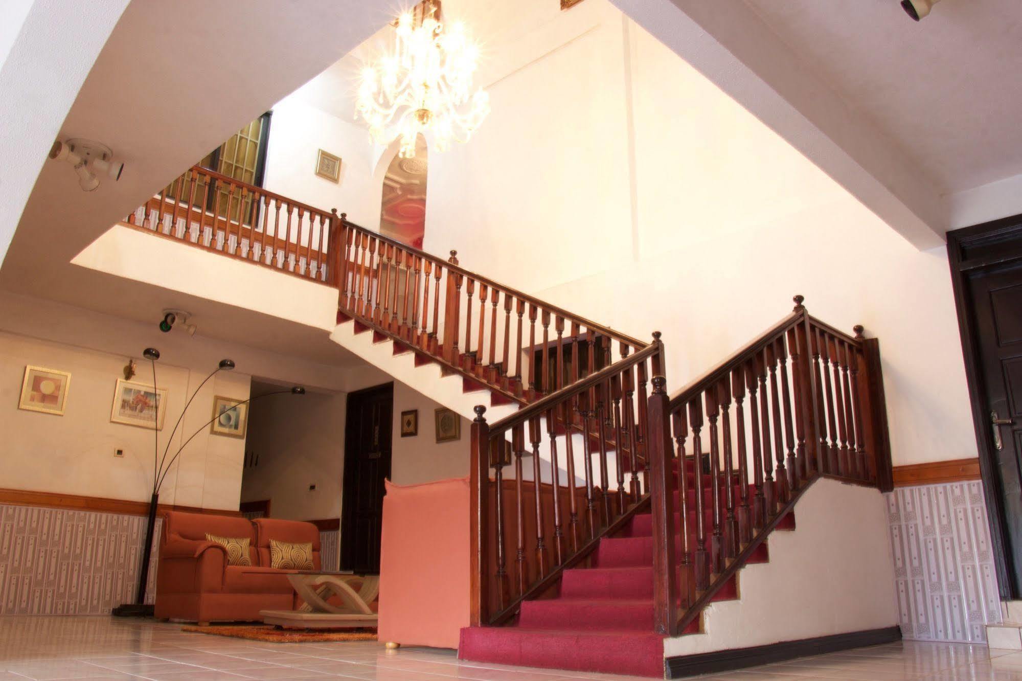 Hill View Hotel Mccarthy Hills Botianaw ภายนอก รูปภาพ